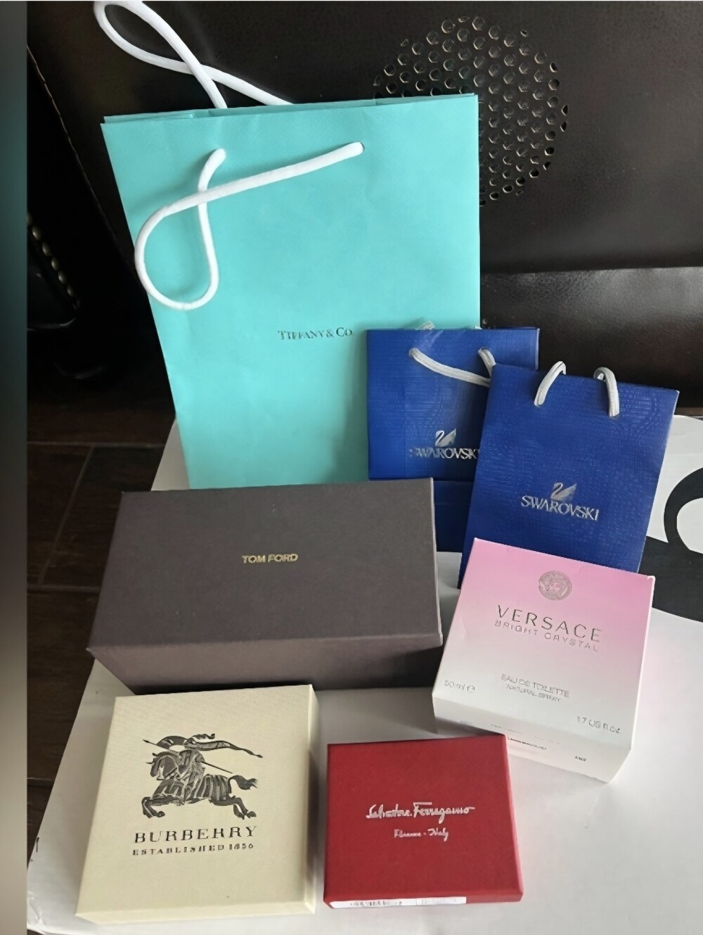 Assorted authentic dust boxes and shopping bags (7pcs)